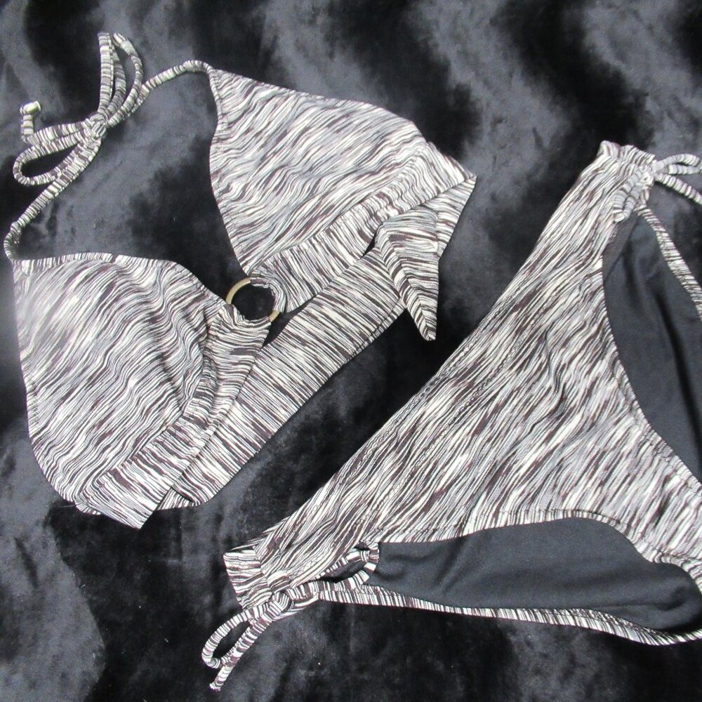 Scratch Stripe 2 pc Bathing Suit Sz 6